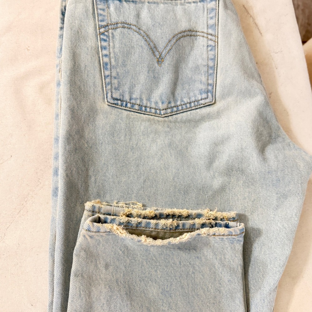 Levis Premium Wedgie Straight Distressed Light Wash Jeans 32x28 34964-0121 - Picture 15 of 16